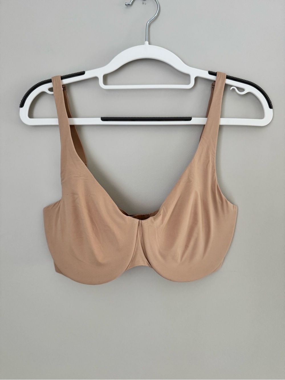 SKIMS Smoothing Intimates Unlined Minimizer Bra - Color: CLAY - Picture 4 of 16